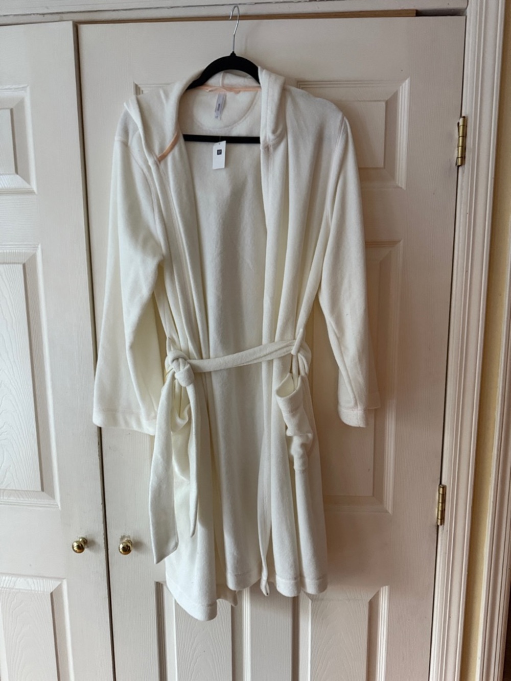 GAP Cream Plush comfy robe with hood maternity o wedding o honeymoon o vacation